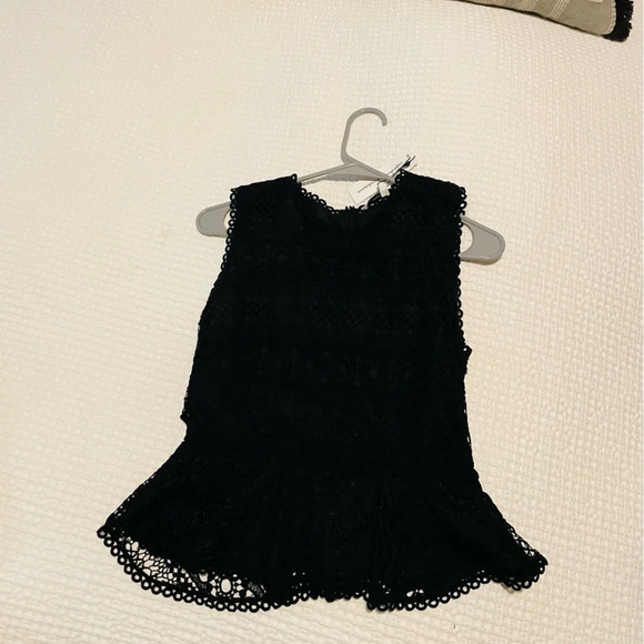 NWT Cupcakes and Cashmere lace top - Picture 5 of 5